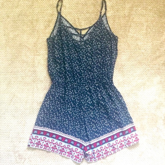 Lilly Morgan Floral Romper - Picture 2 of 8